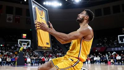 Fenerbahçe SK, EuroLeague ikinci hafta maçı öncesinde kariyerini noktalayan basketbolcu Jan Vesely için Ülker Spor ve...