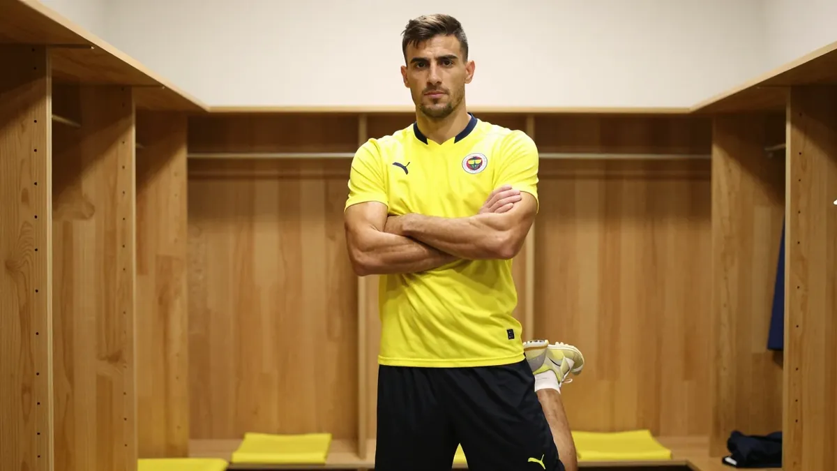 Galatasaray derbisi yenilgisinin ardından istifasını sunan İsmail Kartal ile yollar ayrılırken, yeni teknik adam bulunana...
