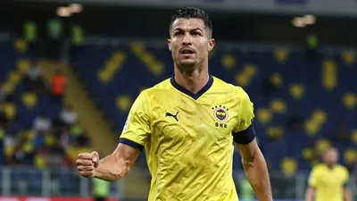 Fenerbahçe SK: Fenerbahçe, Süper Lig'in 4. haftasında Beşiktaş'ı Kadıköy'de ağırlıyor