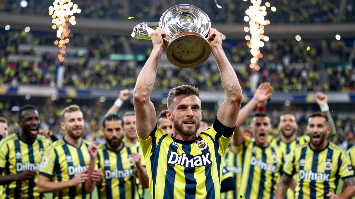 Fenerbahçe SK Sends Final Offer for Greenwood, Malcom Surprise