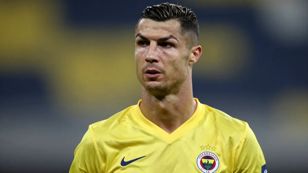 Fenerbahçe SK, milli futbolcu Cengiz Ünder ile karşılıklı anlaşarak sözleşmeyi feshetti ve futbolcunun Arca Çorum FK'daki...