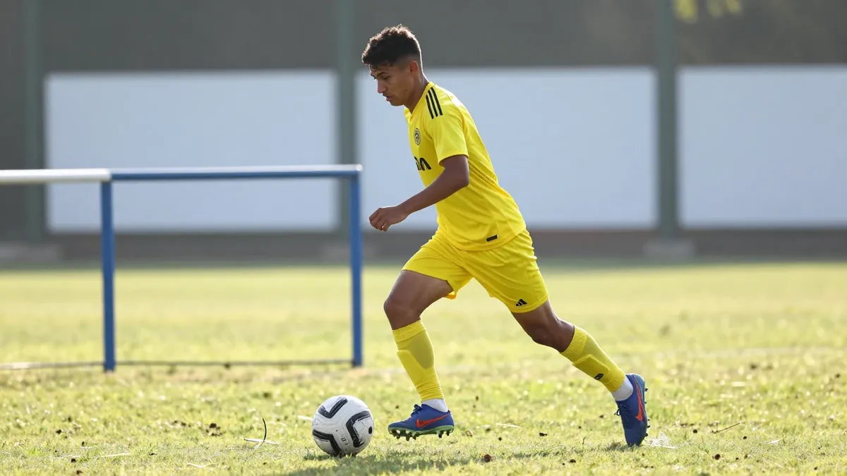 Teknik direktör İsmail Kartal, Galatasaray derbisi için Mason Greenwood'u 10 numara pozisyonunda oynatmayı ve ona daha...