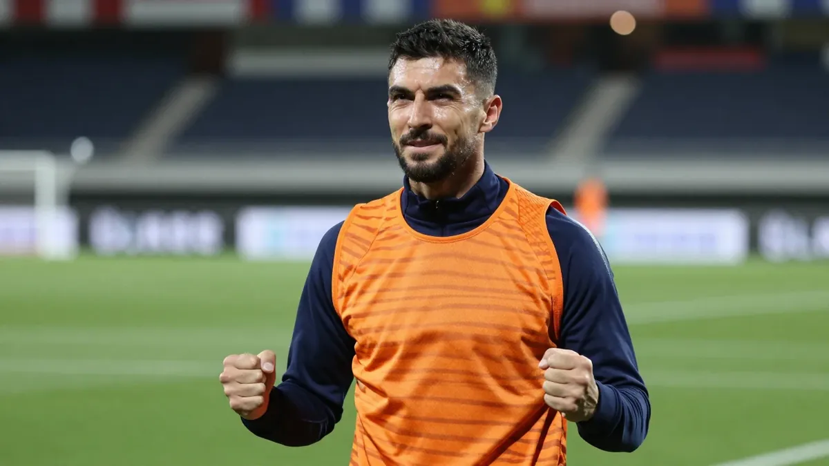 Fenerbahçe SK, Şampiyonlar Ligi play-off turunda Olympique Lyonnais'i iki iptal edilen golle mağlup ederek tur atladı ve...