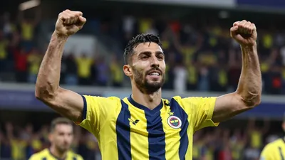 Fenerbahçe SK, Süper Lig'de Samsunspor'u 2-0 yenerek üst üste üçüncü galibiyetini aldı ve lige iyi bir başlangıç yaptı