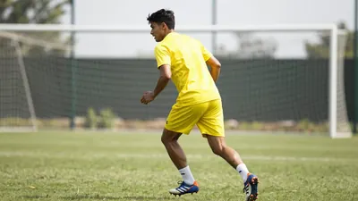 Fenerbahçe SK, Süper Lig'in 9. haftasında lider Galatasaray'ı deplasmanda konuk edecek kritik derbi maçına hazırlanıyor