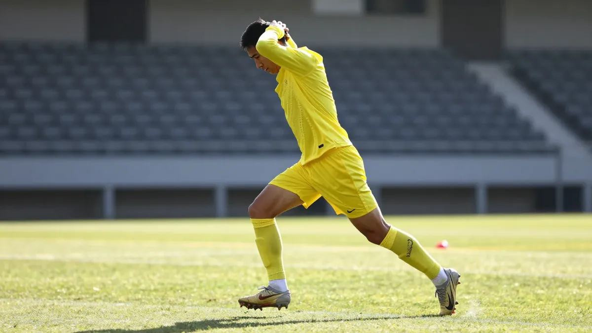 Fenerbahçe SK'nin sağ bek oyuncusu Mert Müldür, geçirdiği ameliyatın ardından bireysel çalışmalara başladı, ancak takım...