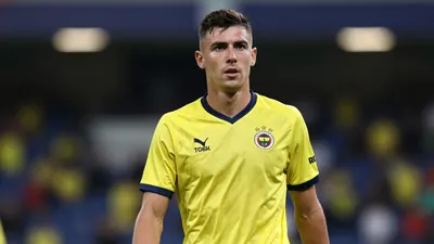 Fenerbahçe SK'nin yıldızı Oğuz Aydın, Avrupa kulüplerinin ilgisine rağmen takıma kalıyor; transfer söylentileri ve sezon...