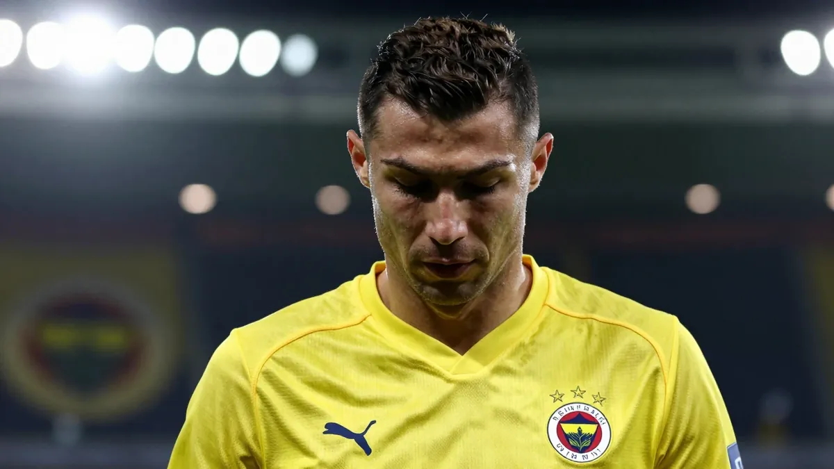 Fenerbahçe SK ve Beşiktaş, 4. hafta derbisinde kalp krizi geçiren taraftar Yaşar Gerçek'in vefatı üzerine başsağlığı...