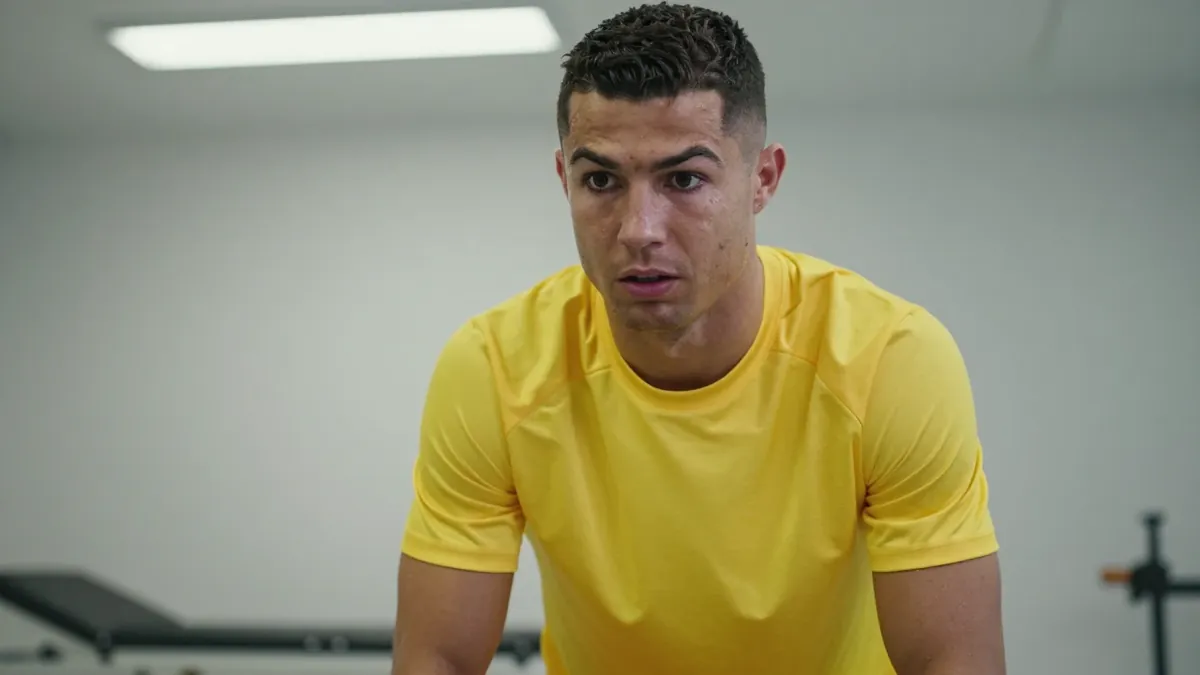 Fenerbahçe SK'nin 25 yaşındaki Hollandalı savunmacısı Jayden Oosterwolde'nin AS Roma'ya transferi, kulübün oyuncunun kas...