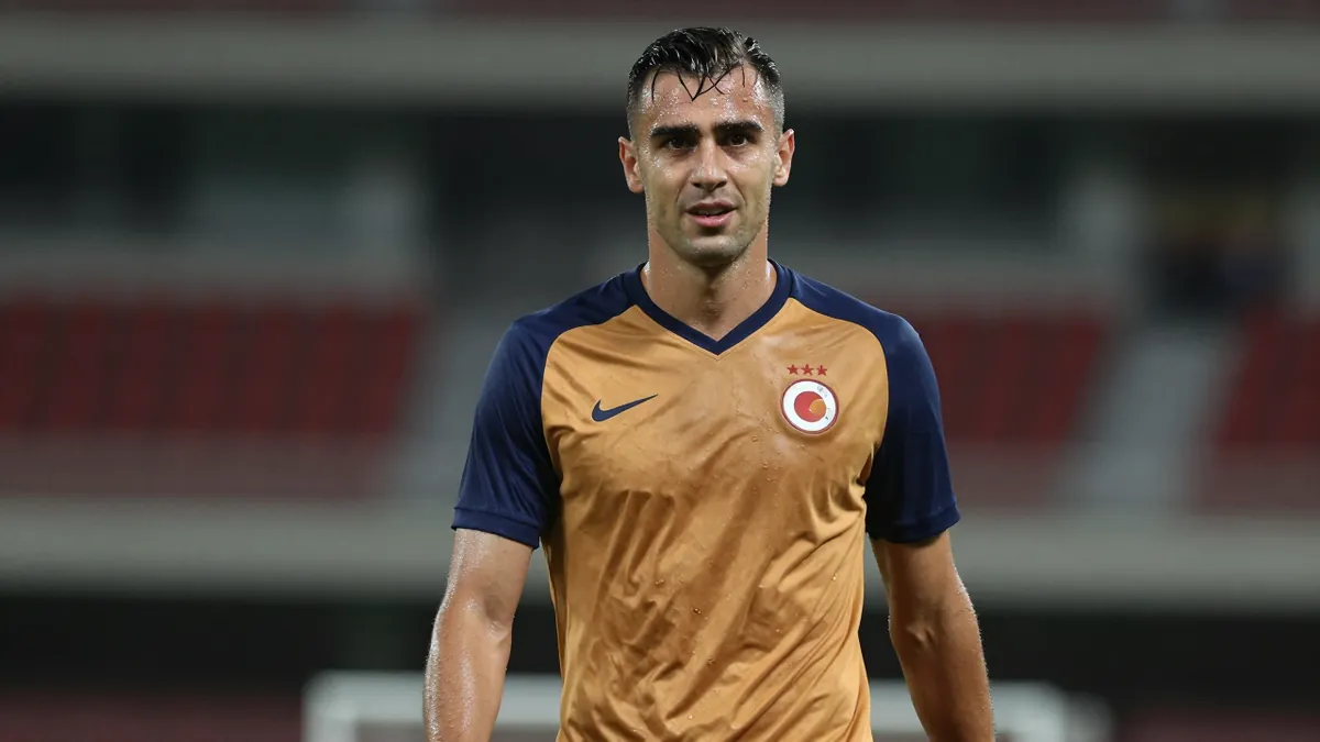 Fenerbahçe Revives Transfer Talks for Hakan Çalhanoğlu